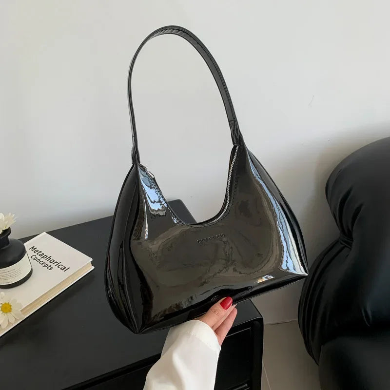 Vera™ – Elegantní bordó kabelka přes rameno s lakovaným povrchem