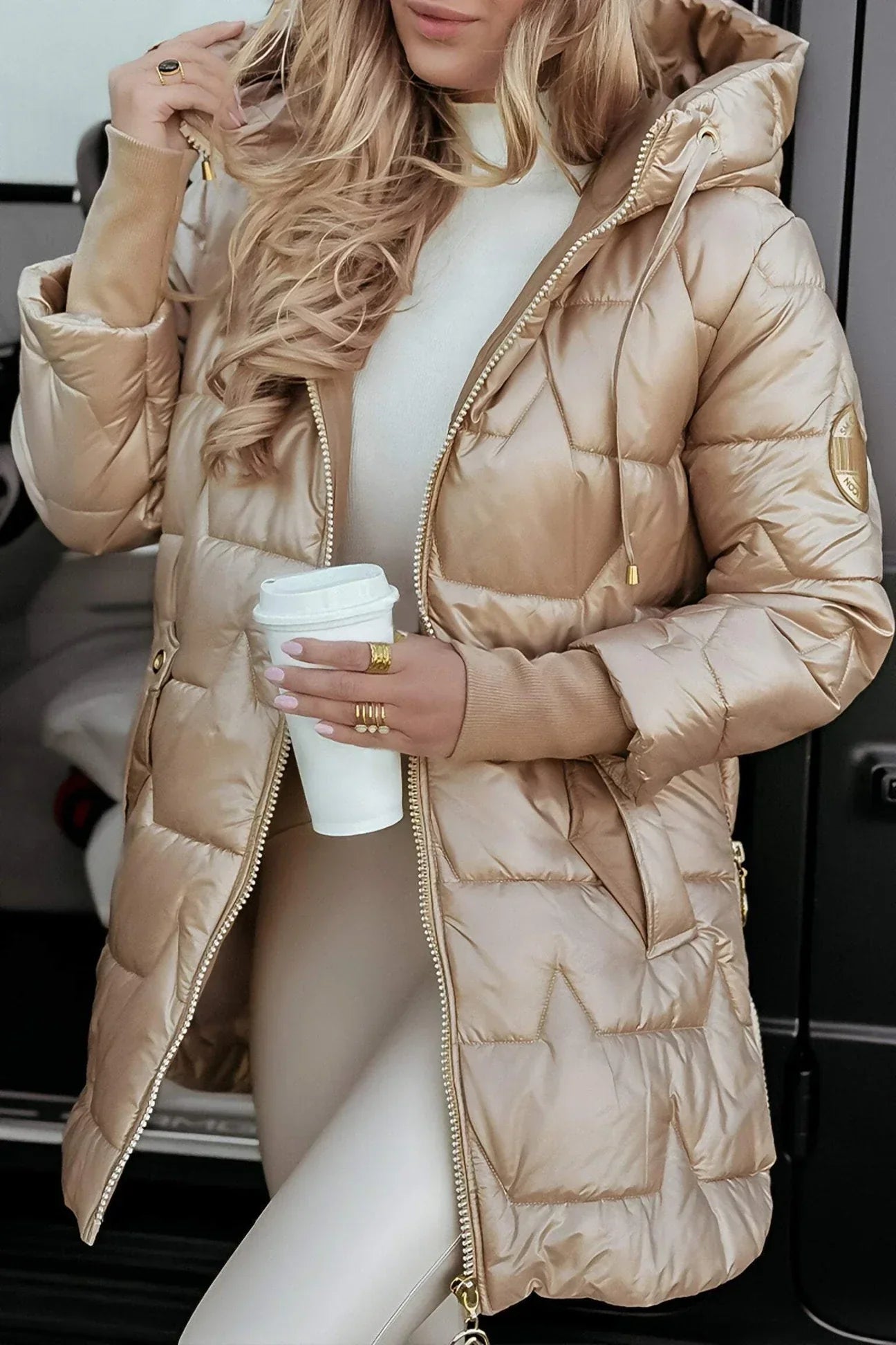 Aleksandra - Elegantní zimní kabát s kapucí a podšívkou