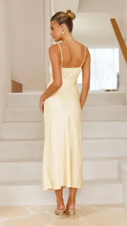 Elegantní dlouhé šaty pro ženy s tenkými ramínky